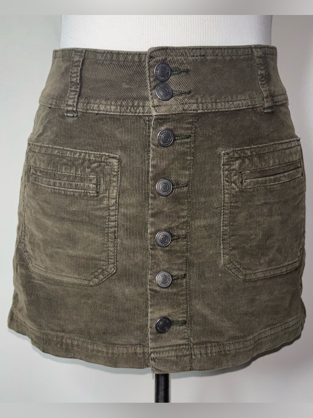 We The Free People Joanie Olive Green Corduroy Button Front Mini Skirt 24 XXS